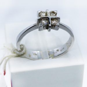 Anillo oro blanco 18 kilates con brillante