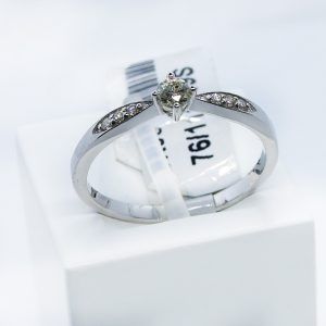 Anillo oro blanco con brillante center