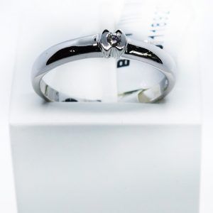 Anillo oro blanco con brillante