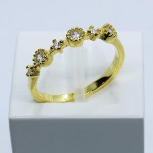 Anillo plata enchapada en oro queen
